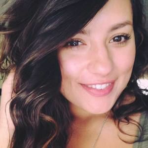 Meet your Posher, Adrianne